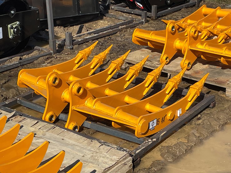 caterpillar-305-image-5