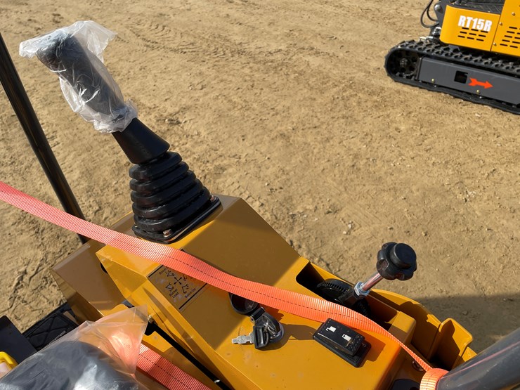 #1037-•-new-ats-rt15r-mini-excavator-image-12