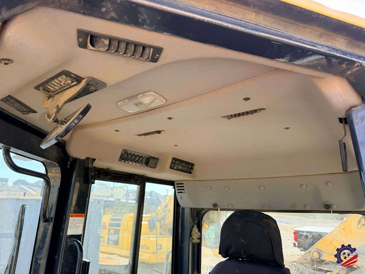 2018-komatsu-d51exi-24-image-30