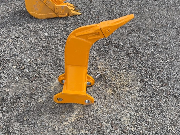 caterpillar-303-image-1