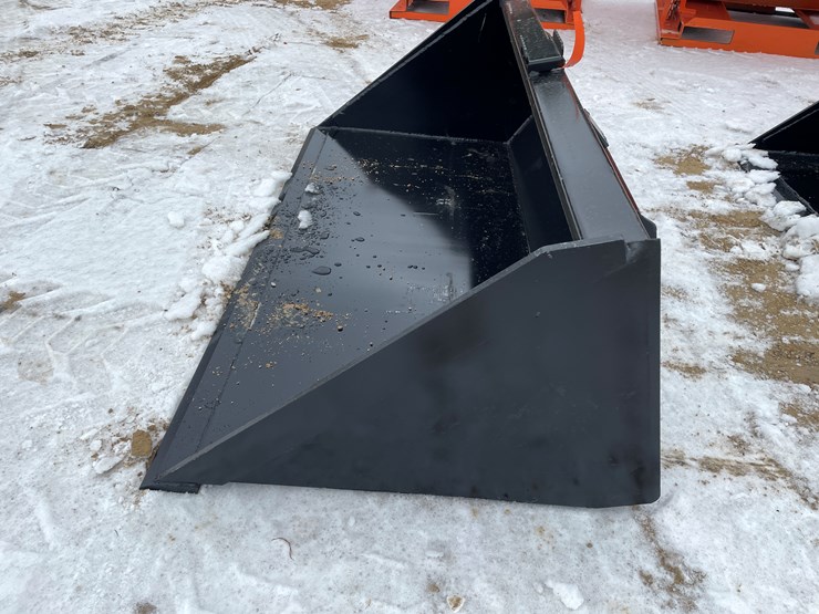 #2042-•-skid-steer-mount-66"-bucket-with-blade-image-7