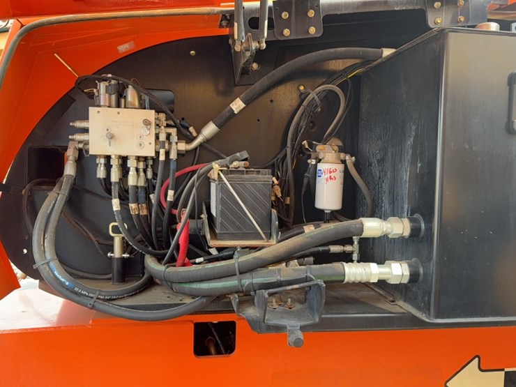 2014-jlg-800s-image-17