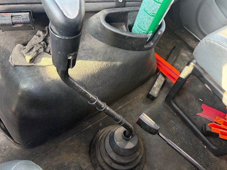 2005-case-ih-8600-image-12