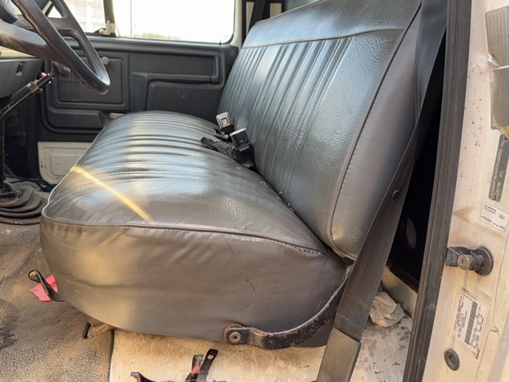 1994-ford-f700-image-15