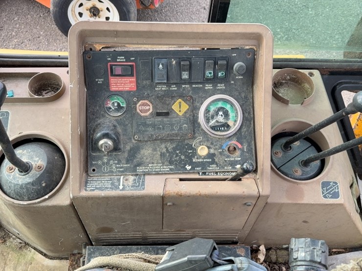 john-deere-310d-image-19