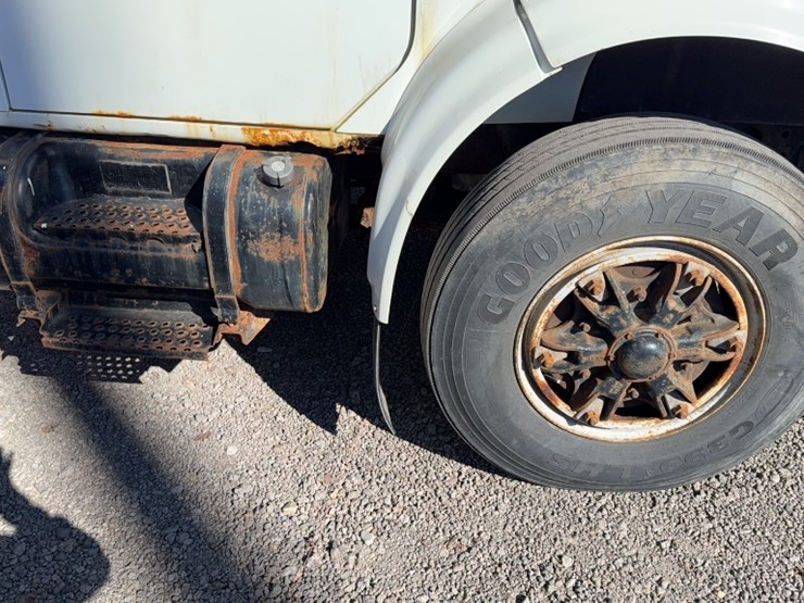 1998-international-4900-image-4