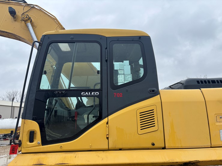 2001-komatsu-pc200-lc-image-9