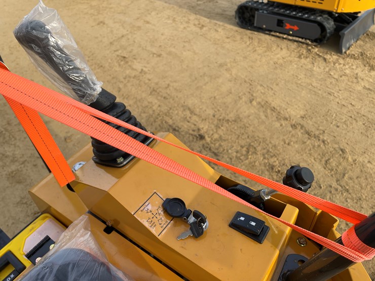 #1038-•-new-ats-rt15r-mini-excavator-image-12