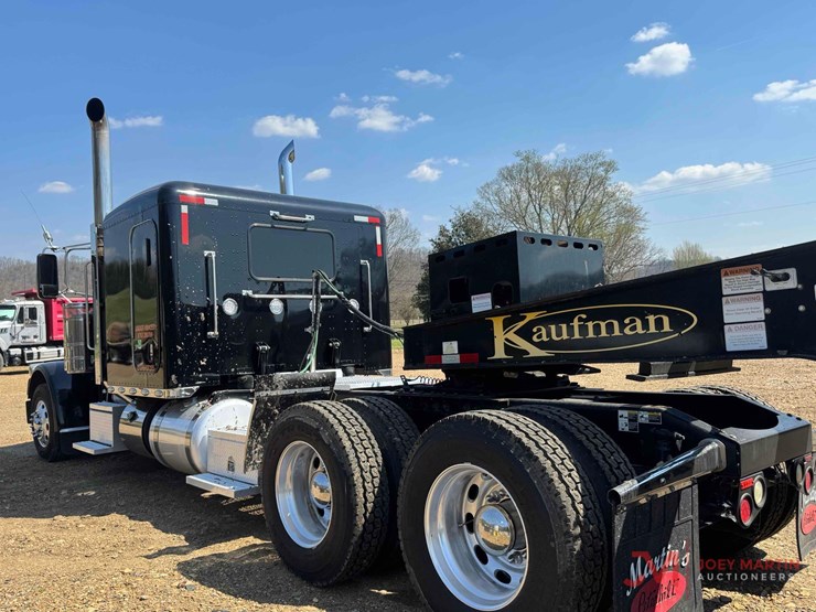 2015-peterbilt-389-image-6