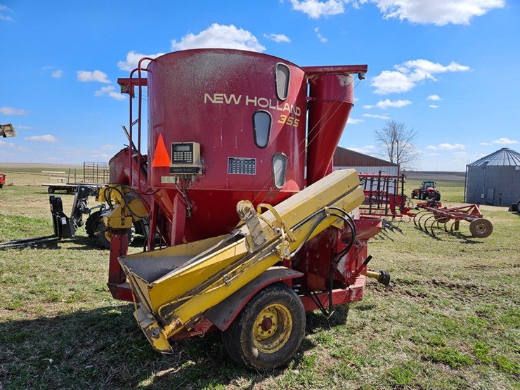 new-holland-355-image-5