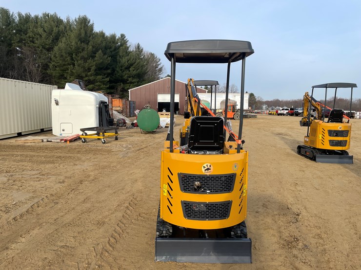 #1038-•-new-ats-rt15r-mini-excavator-image-6