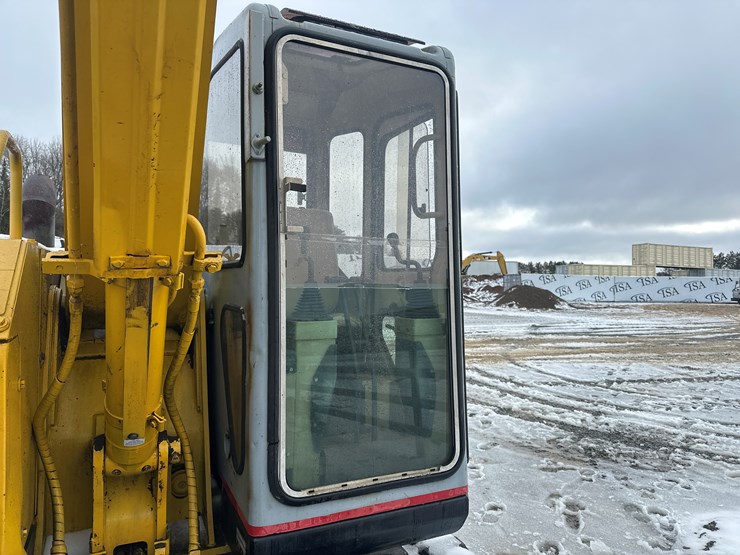 caterpillar-307-image-15