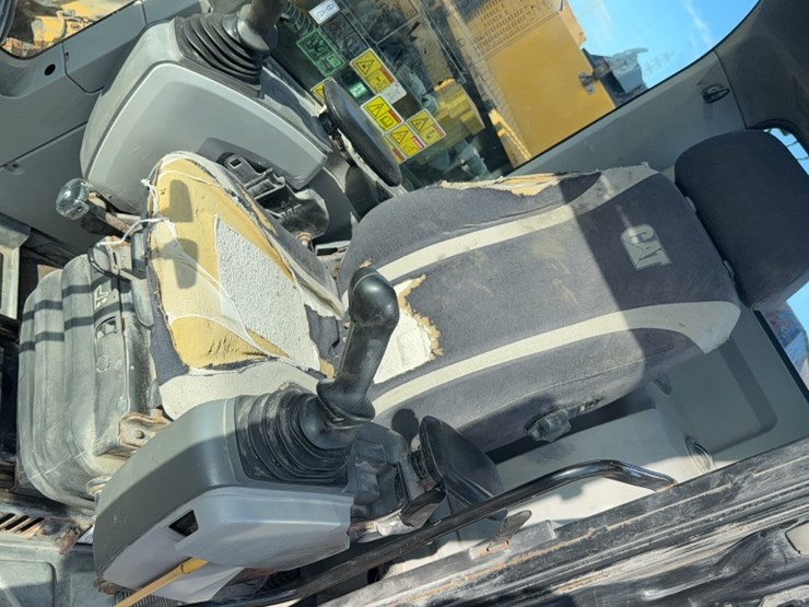 caterpillar-318fl-image-18