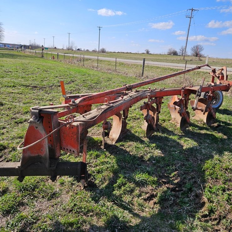 #537 • 5 Bottom Plow