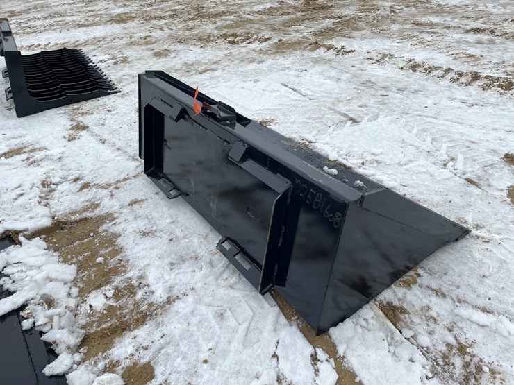 #2042-•-skid-steer-mount-66"-bucket-with-blade-image-5
