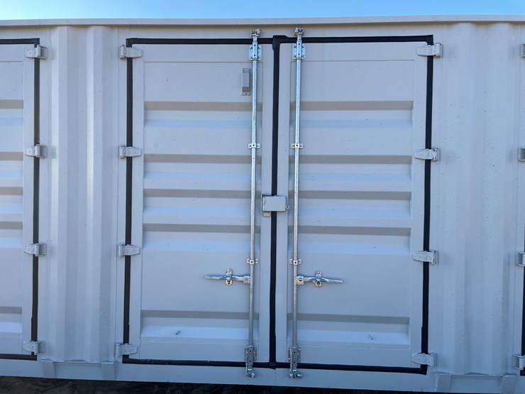 #111-•-40'-high-cube-multi-door-shipping-container-image-4