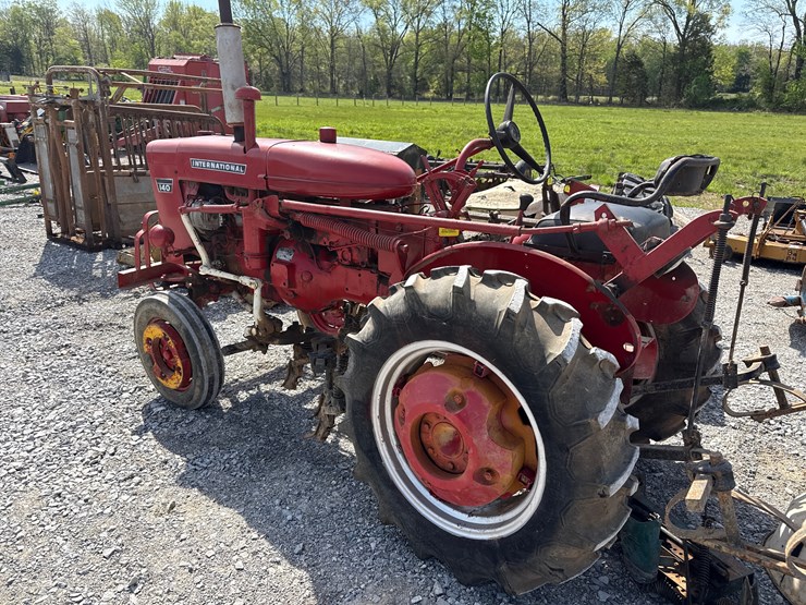 case-ih-140-image-3