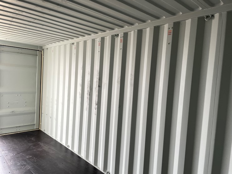 #116-•-20'-shipping-container-image-17