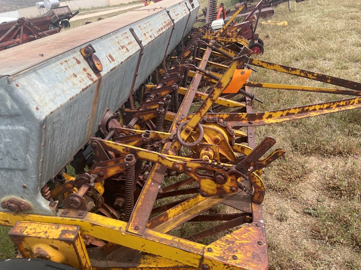 #4057-•-minneapolis-moline-grain-drill-image-6
