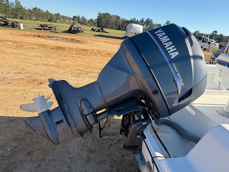 2001-cobia-center-console-saltwater-boat-image-22