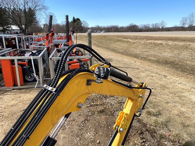 #900-•-landhonor-mini-excavator-image-16