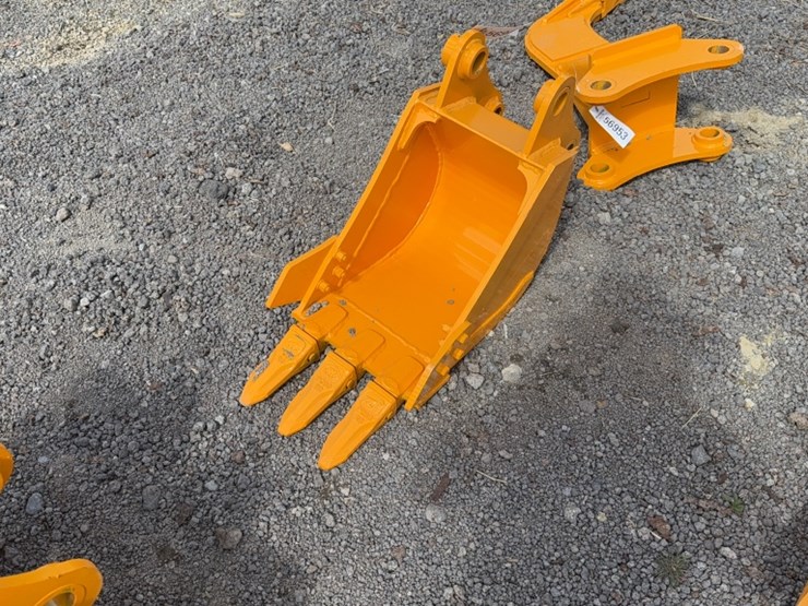 caterpillar-303-image-1