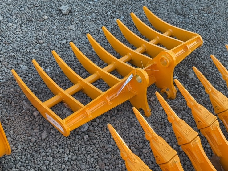 caterpillar-303-image-2