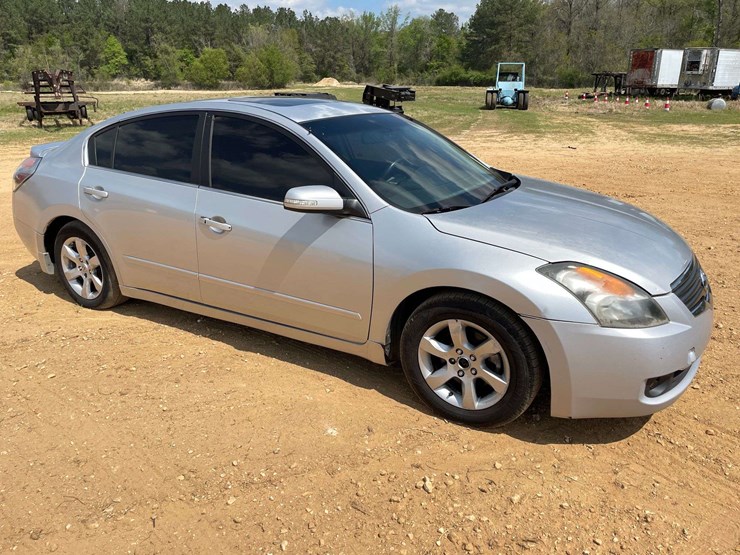 2007-nissan-altima-sl-4-door-sedan-(254,637-miles)-image-4