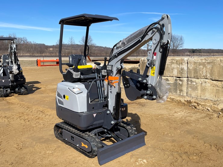 #1031-•-new-ats-me18-mini-excavator-image-3