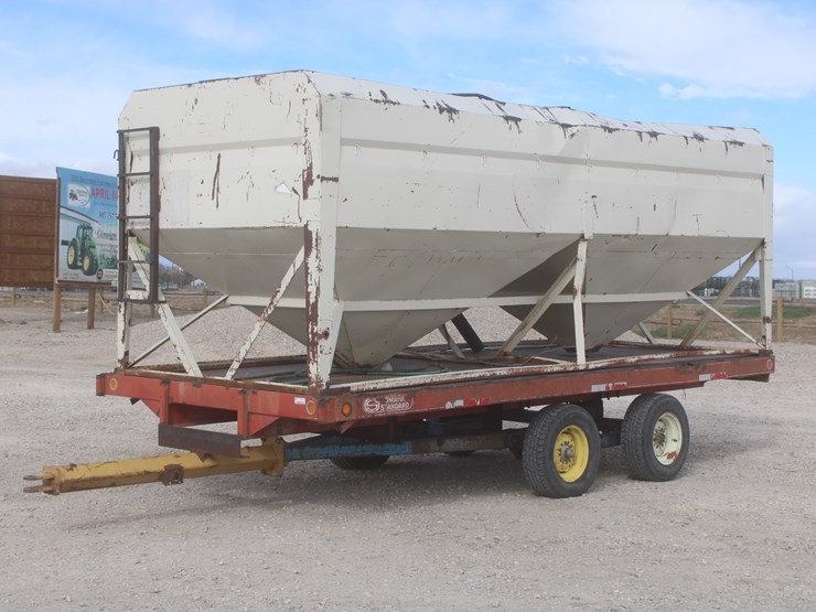 #1054-•-prairie-built-double-hopper-seed-tender-image-27