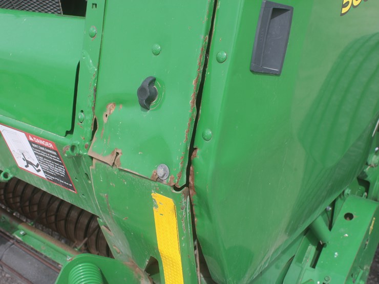 john-deere-560m-image-36