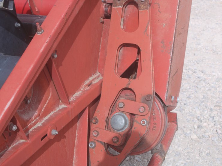 #1041-•-case-ih-8370-mower-conditioner-image-15