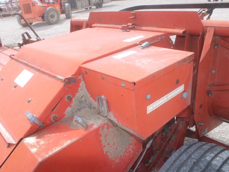 international-830-image-29