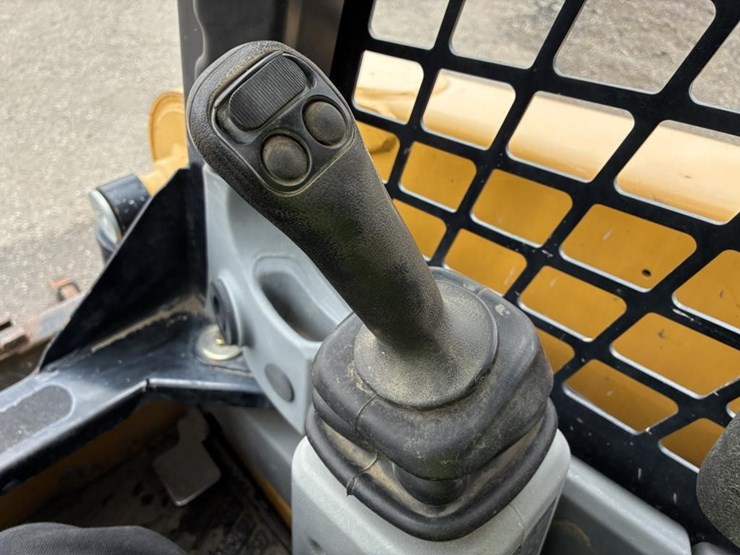 2019-gehl-r190-image-15