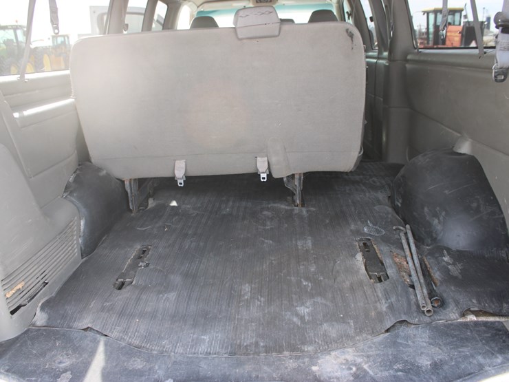 2001-chevrolet-express-3500-image-23