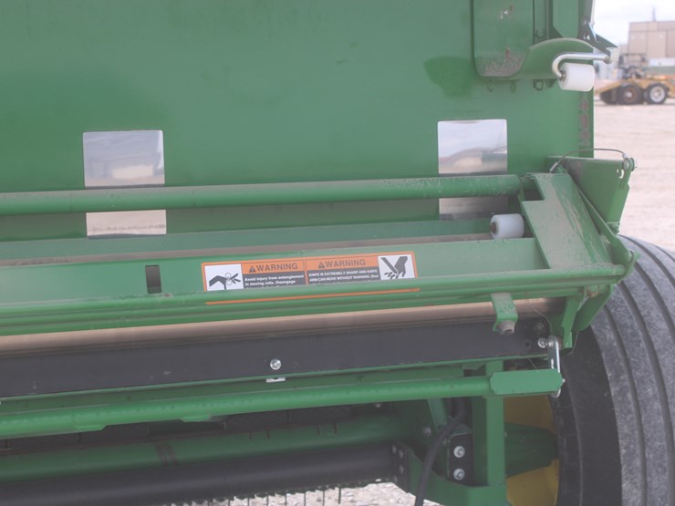 john-deere-560m-image-23