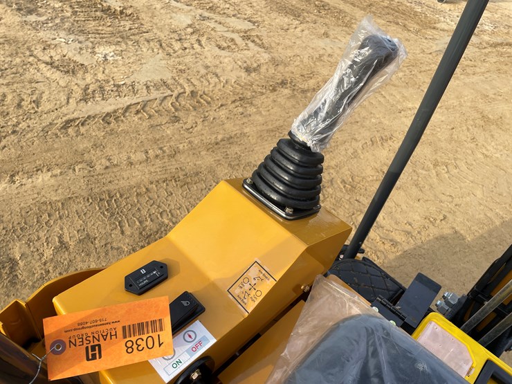 #1038-•-new-ats-rt15r-mini-excavator-image-13