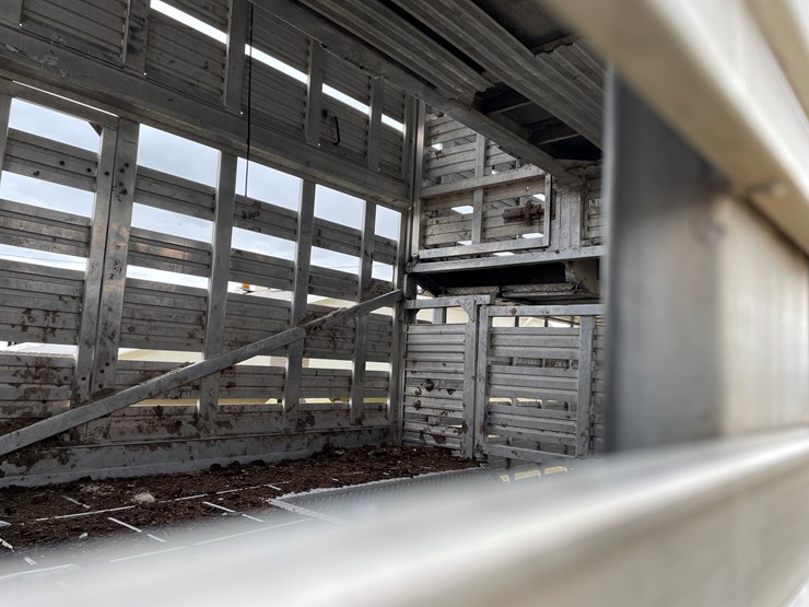 #4008-•-1978-barrett-cattle-trailer-(az-title)-image-17