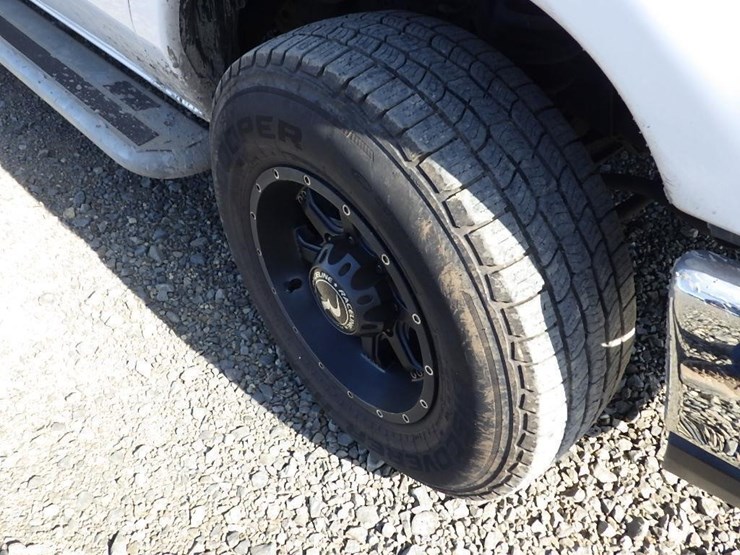 2013-ford-cargo-image-16