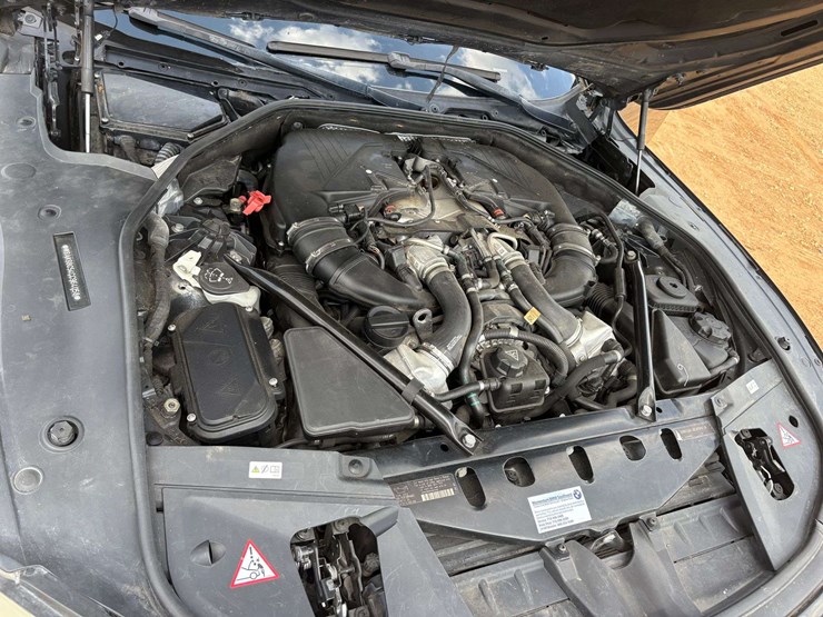 2012-bmw-7-series-4-door-sedan-(143,184-miles)-image-22