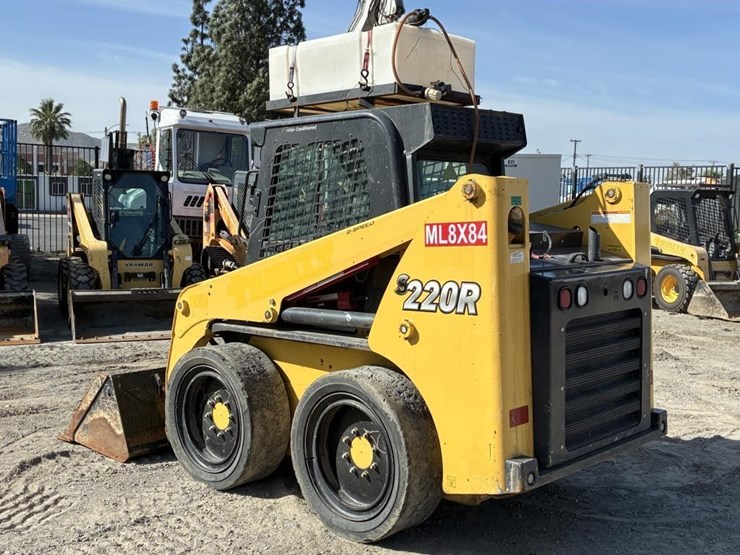 2018-yanmar-s220r-image-4