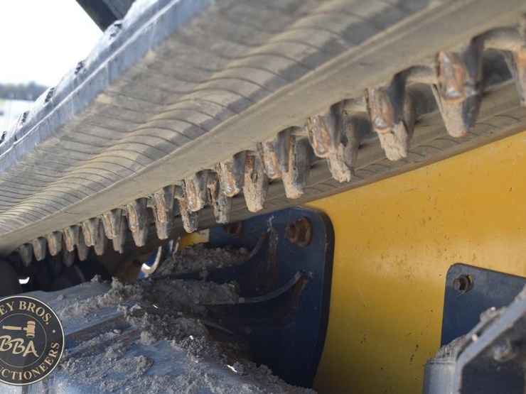 2020-deere-333g-image-26