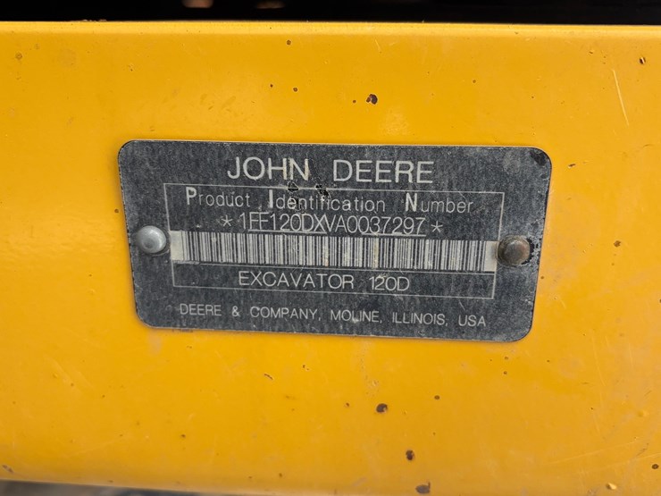 deere-120d-image-41