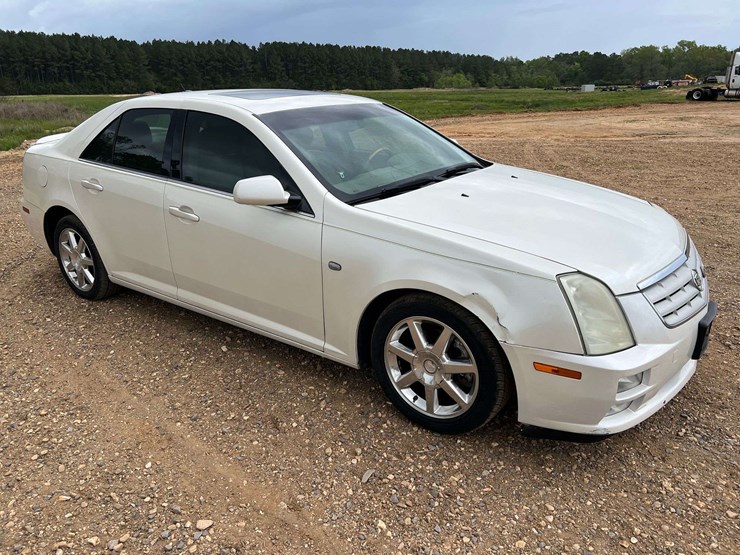 2005-cadillac-sts-4-door-sedan-(225,311-miles)-image-4