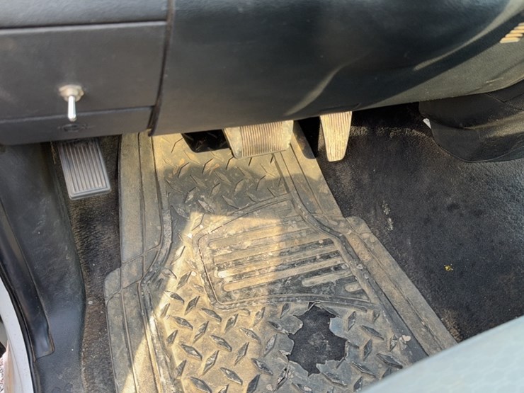 2015-dodge-1500-image-19