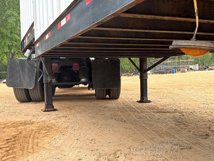 2016-neville-trailer-image-6