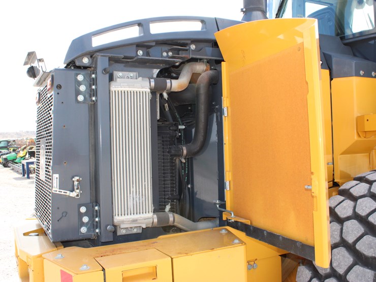 2021-deere-524p-image-70