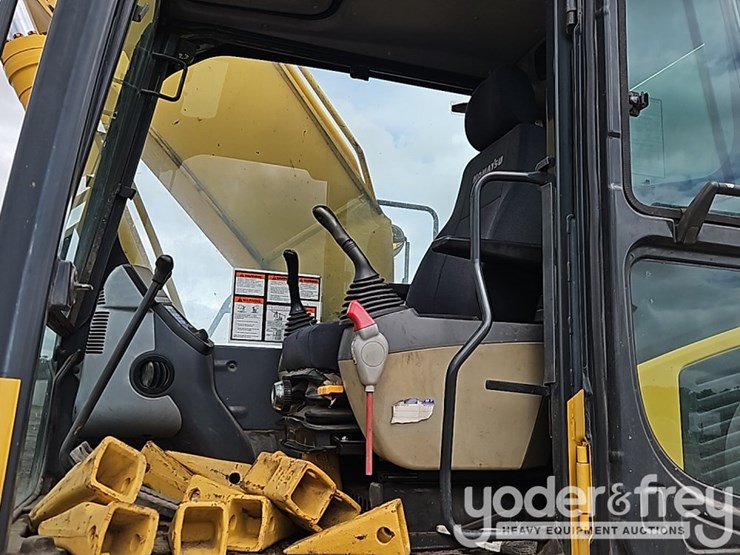 2007-komatsu-pc220-lc-8-image-36