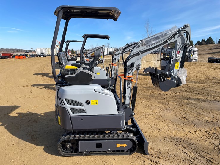 #1034-•-new-ats-me18-mini-excavator-image-4