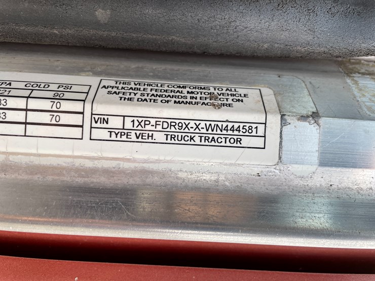 1998-peterbilt-378-image-55